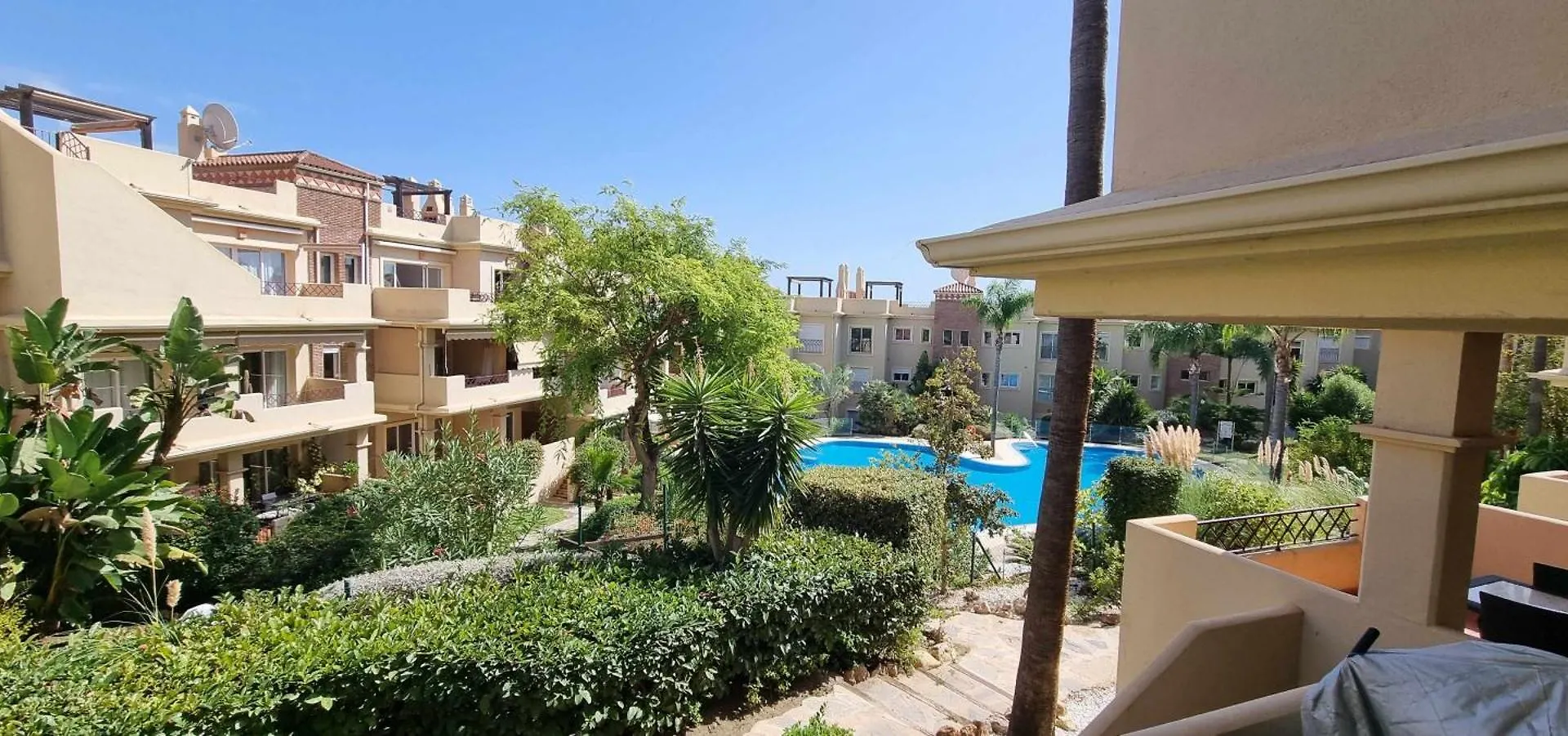 Toscana Hills Con Piscina En Esteponamarbella contacts